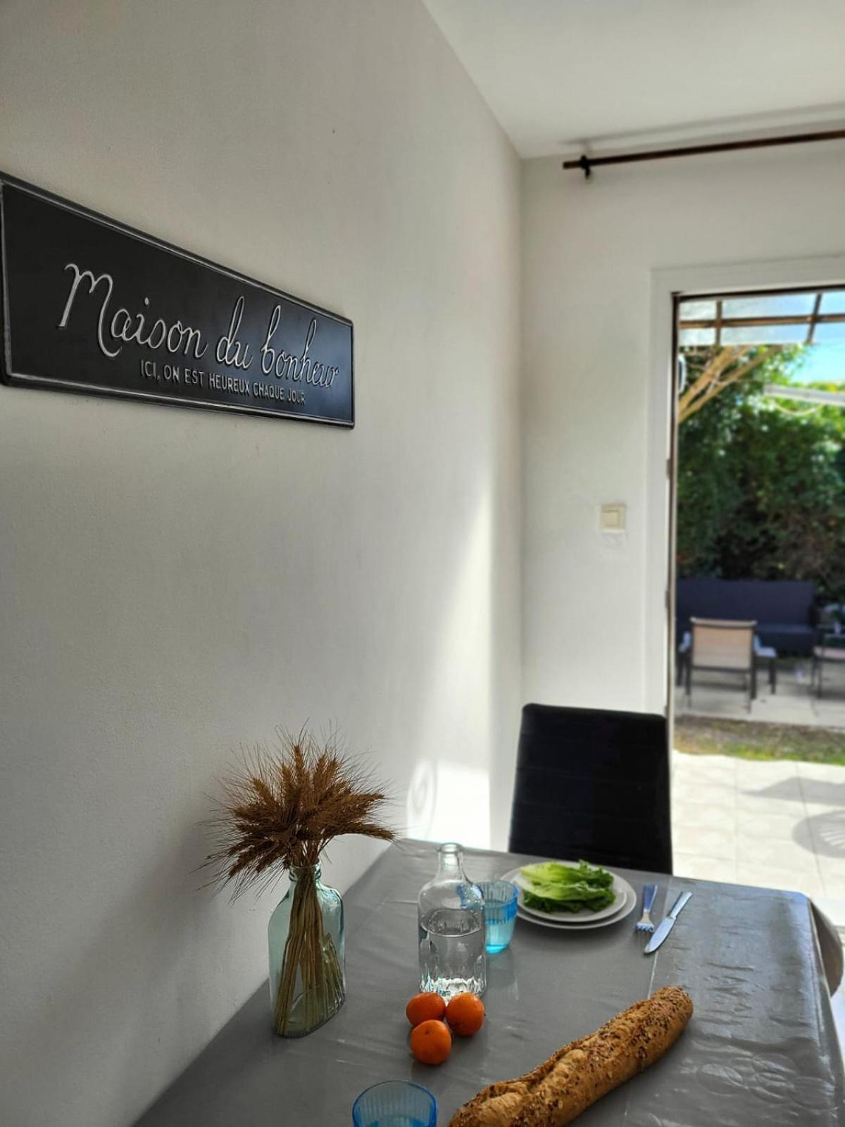 Abrivado Aimargues Apartment Exterior photo