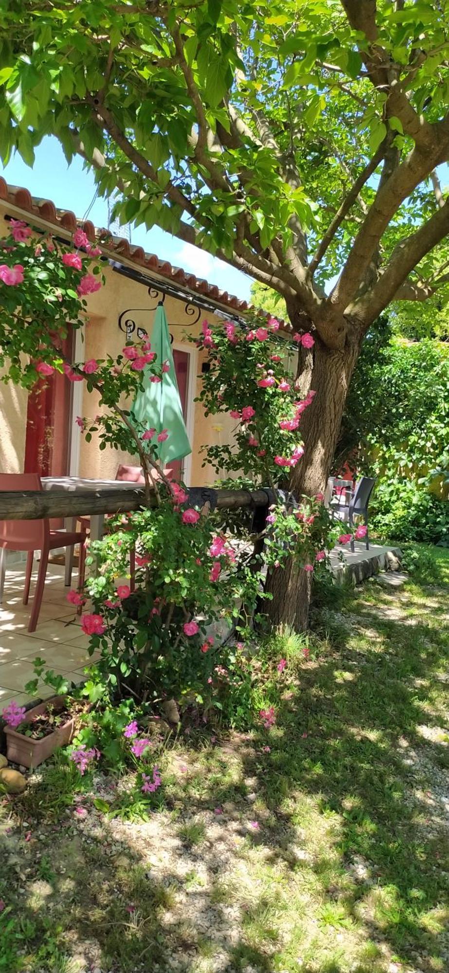 Abrivado Aimargues Apartment Exterior photo